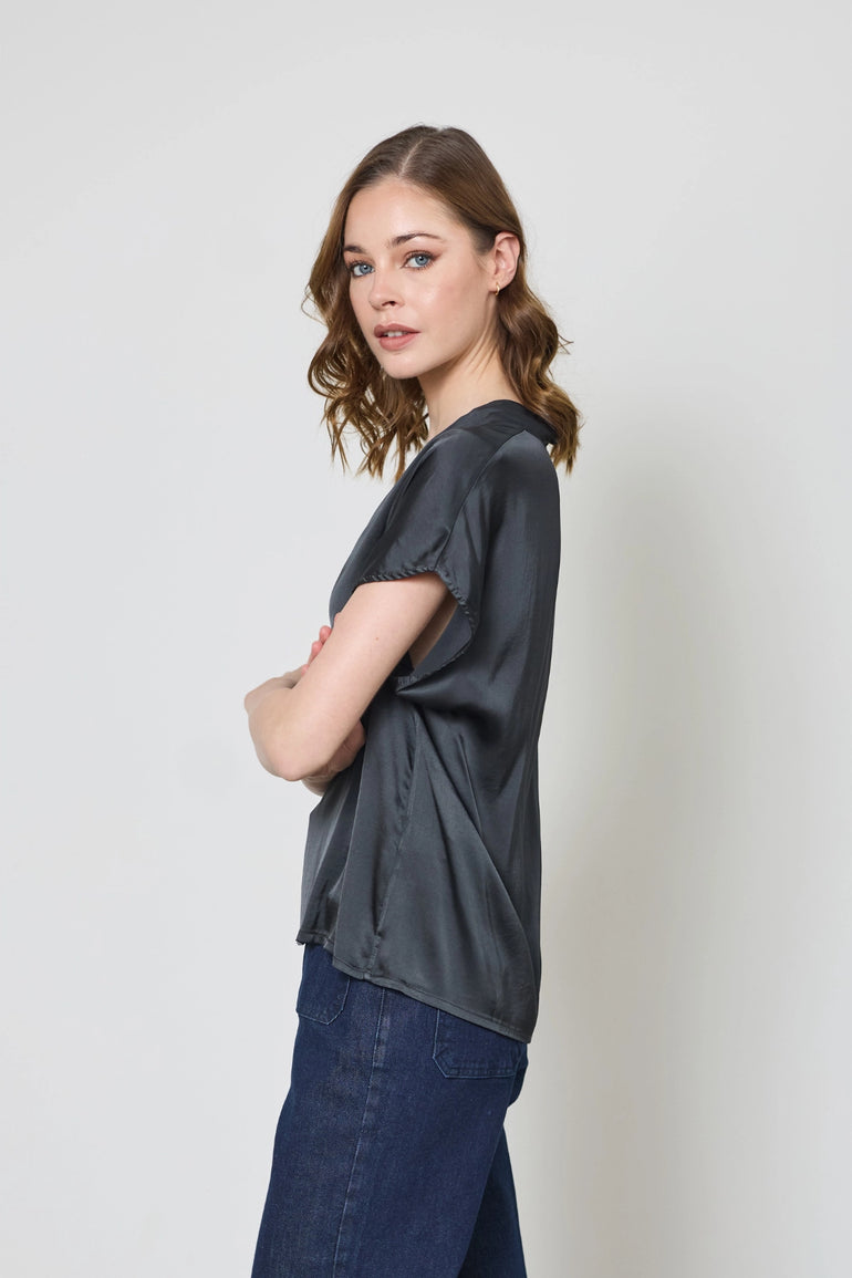 Top en satin col V manches courtes femme - photo 4 - Love at Me