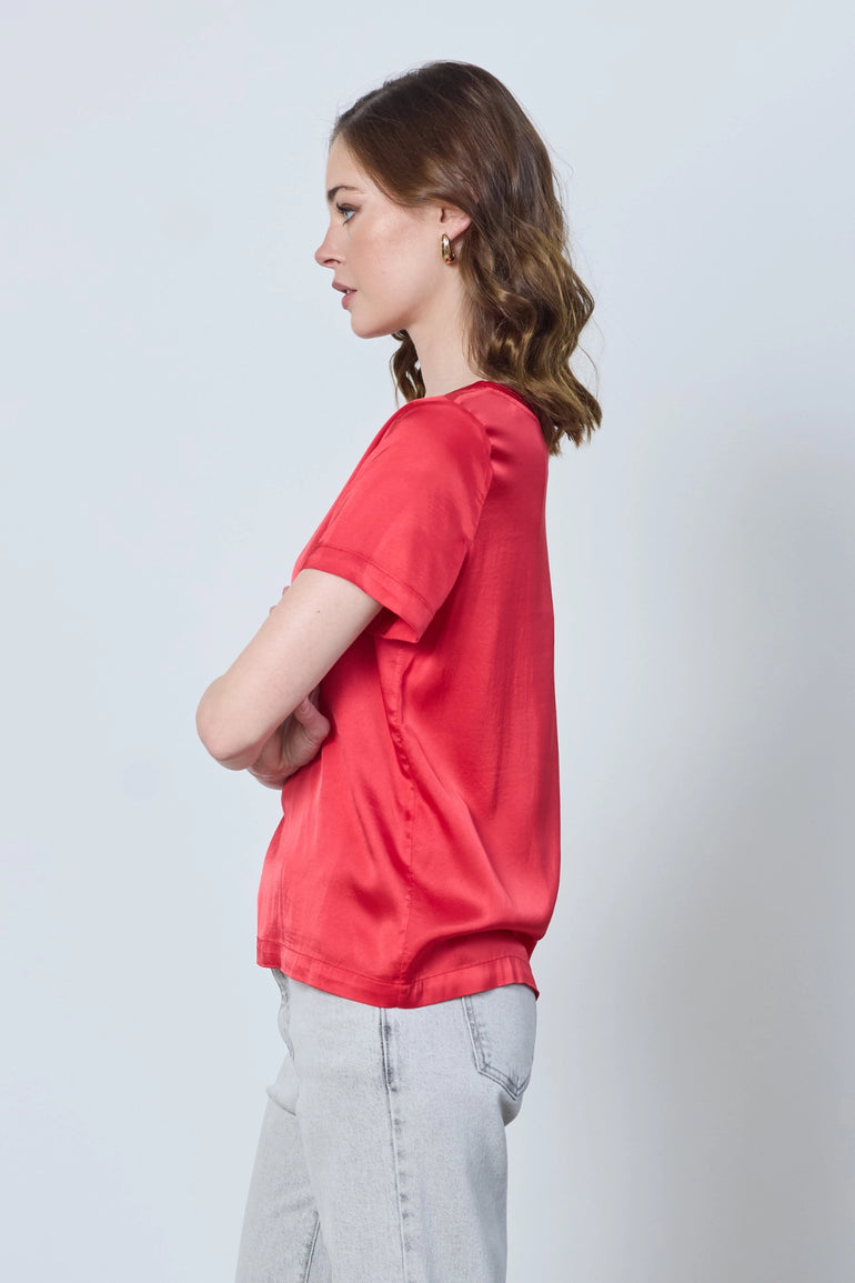 T-shirt en satin col rond manches courtes femme - photo 16 - Love at Me