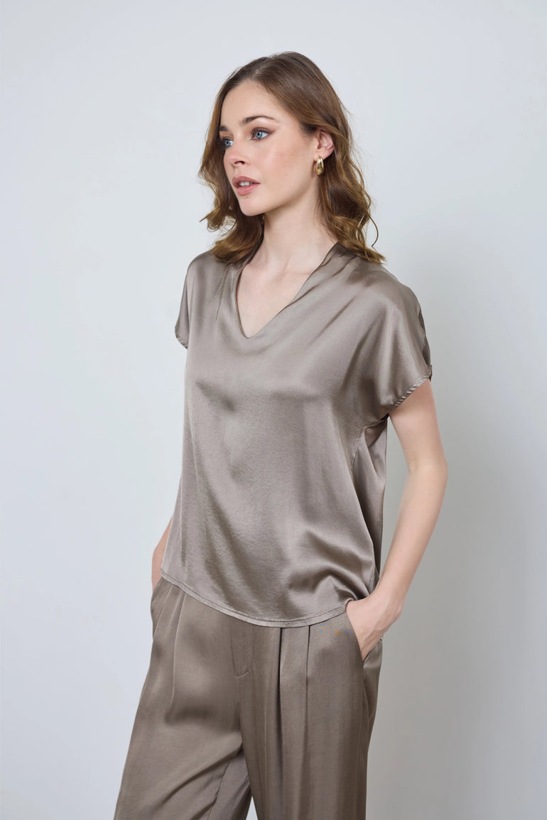 Top en satin col V manches courtes femme - photo 7 - Love at Me