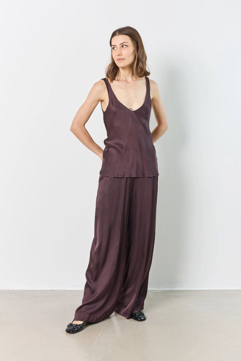 Top en satin col V sans manches femme - photo 2 - Love at Me