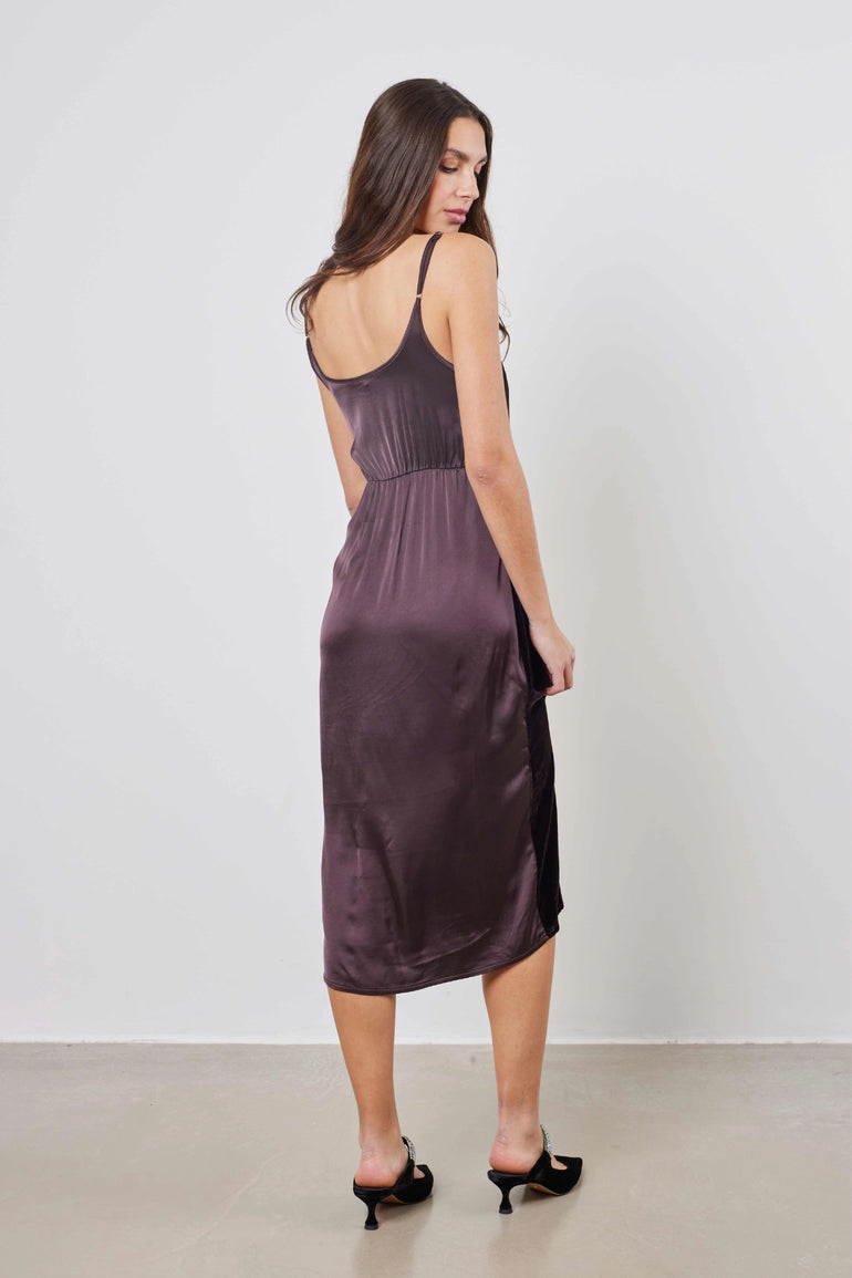 Robe midi en velours col V bretelles fines femme - photo 3 - Love at Me