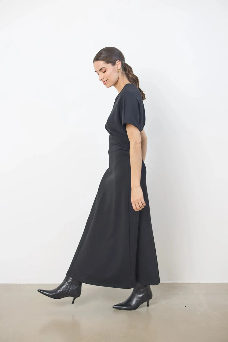 robe adrianna