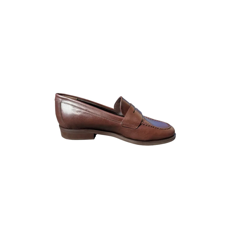 mocassin