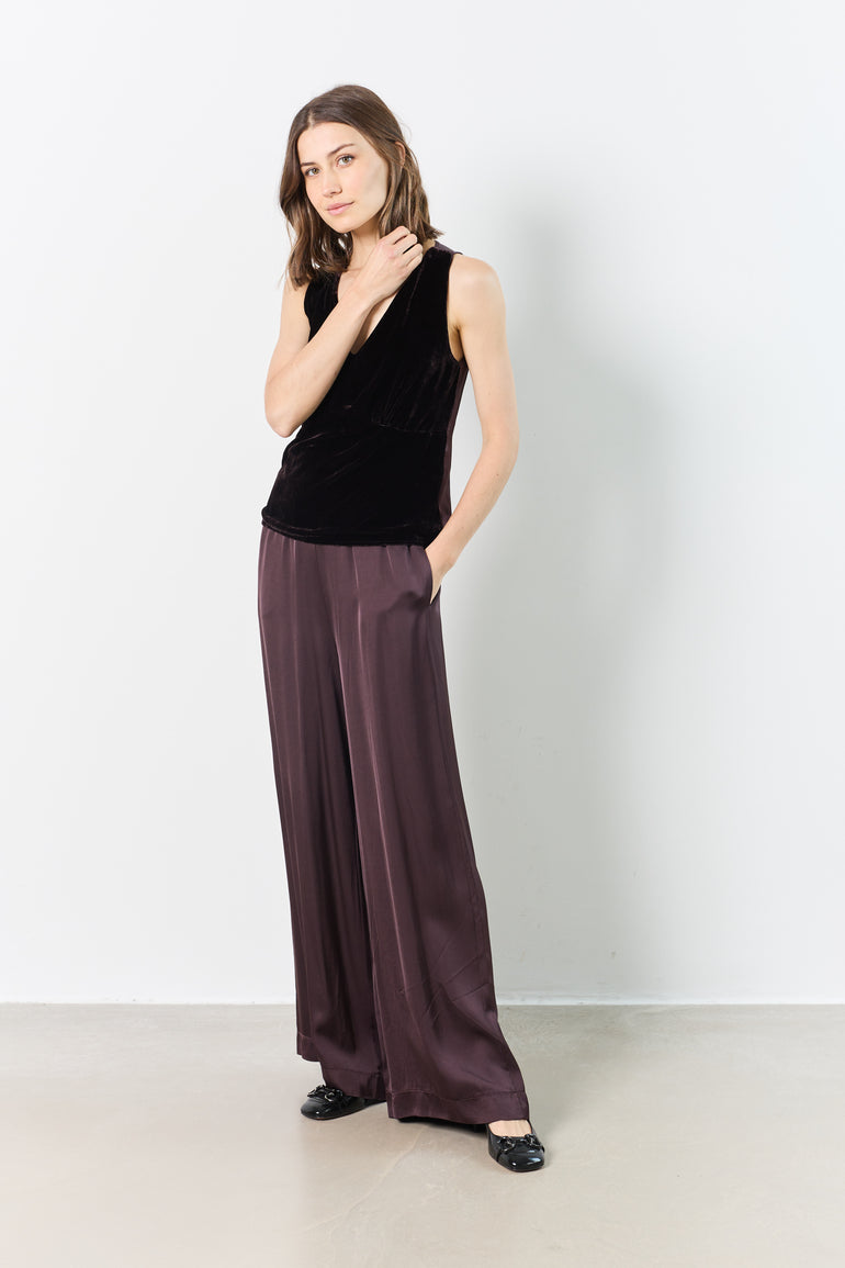 Top bi-matière satin et velours, col V sans manches femme - photo 2 - Love at Me