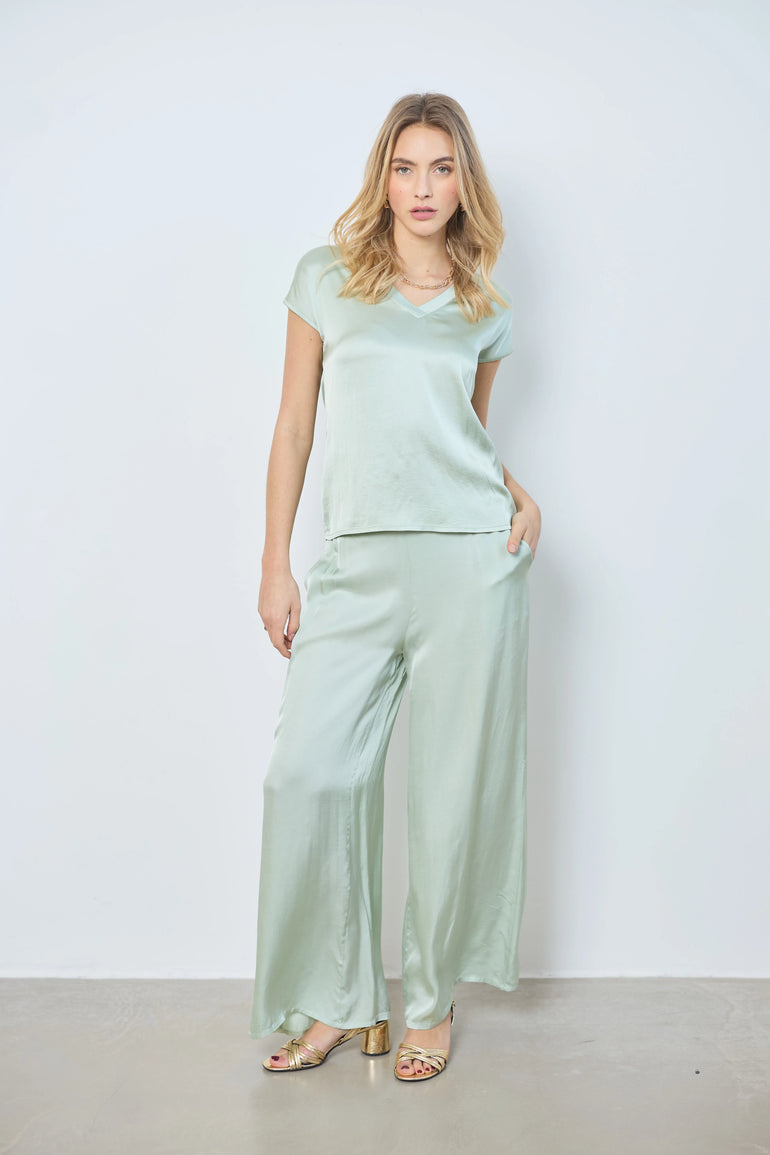 T-shirt en satin col V manches courtes femme - photo 6 - Love at Me