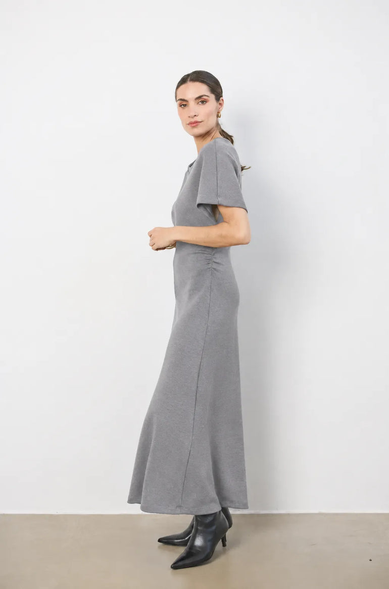 robe adrianna